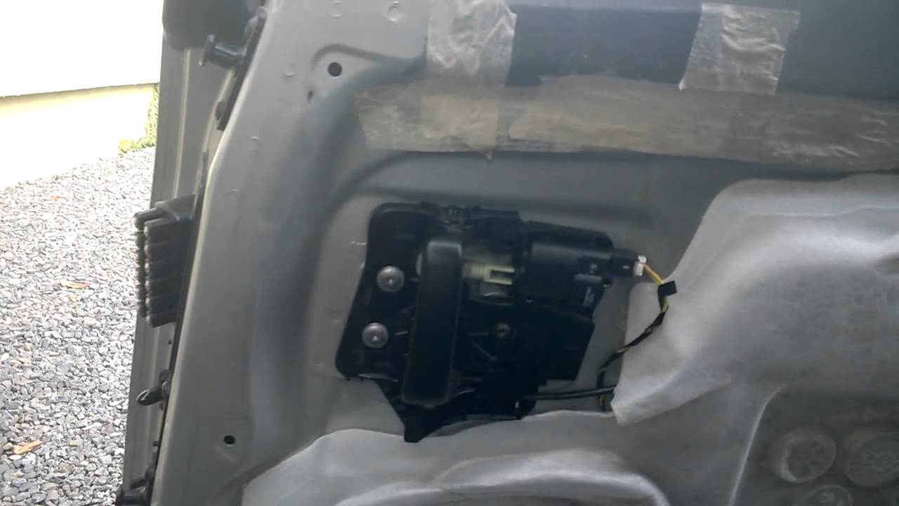 Peugeot 1007 - new door actuator