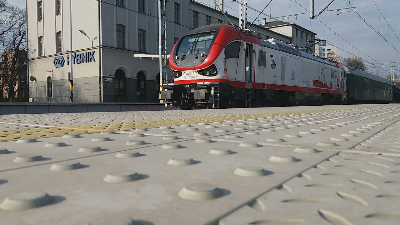 █▬█  █  ▀█▀ Pociąg towarowy (ToWos) | 111Ed-008 