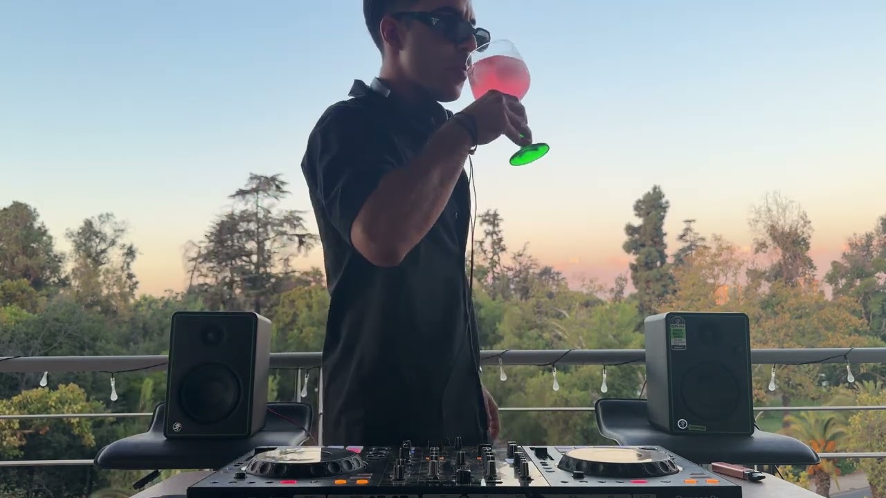 TECHNO & MELODIC x DJ ASTROBARTI