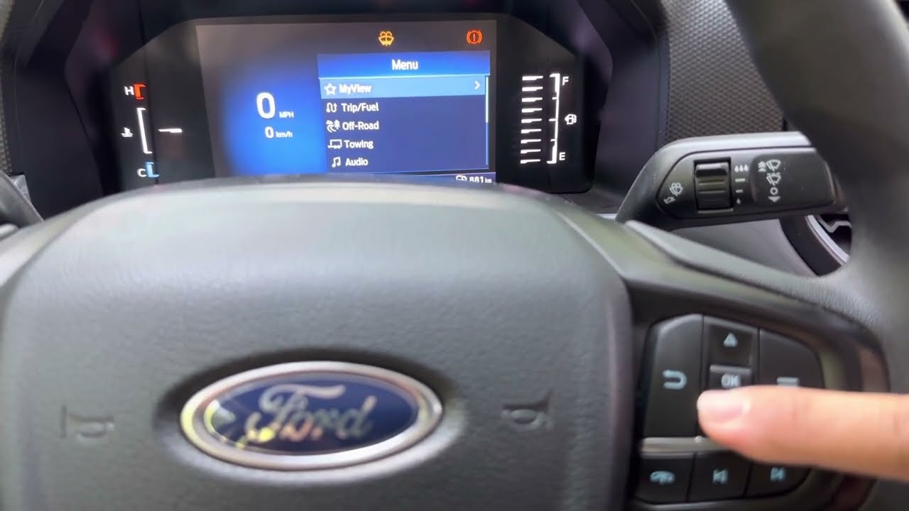 Ford Ranger XL 4x4 MT 2023 Engine Oil Life Indication Feature