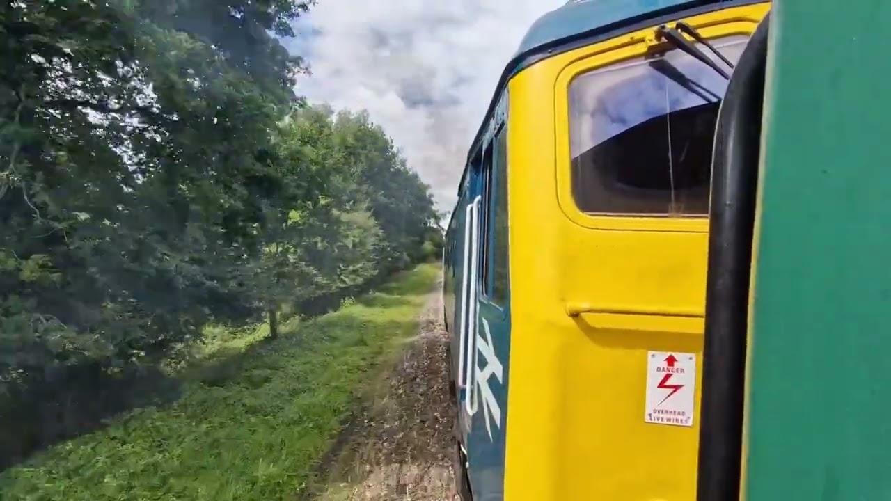 The LOUDEST Class 25? 25185 Spa Valley Railway Diesel Gala 2023