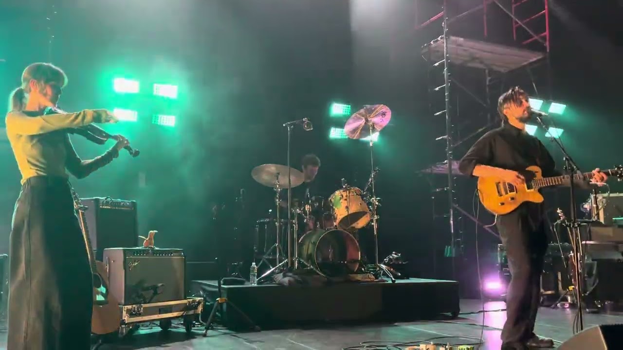 Alex G - Proud (Live at Kings Theatre NY)