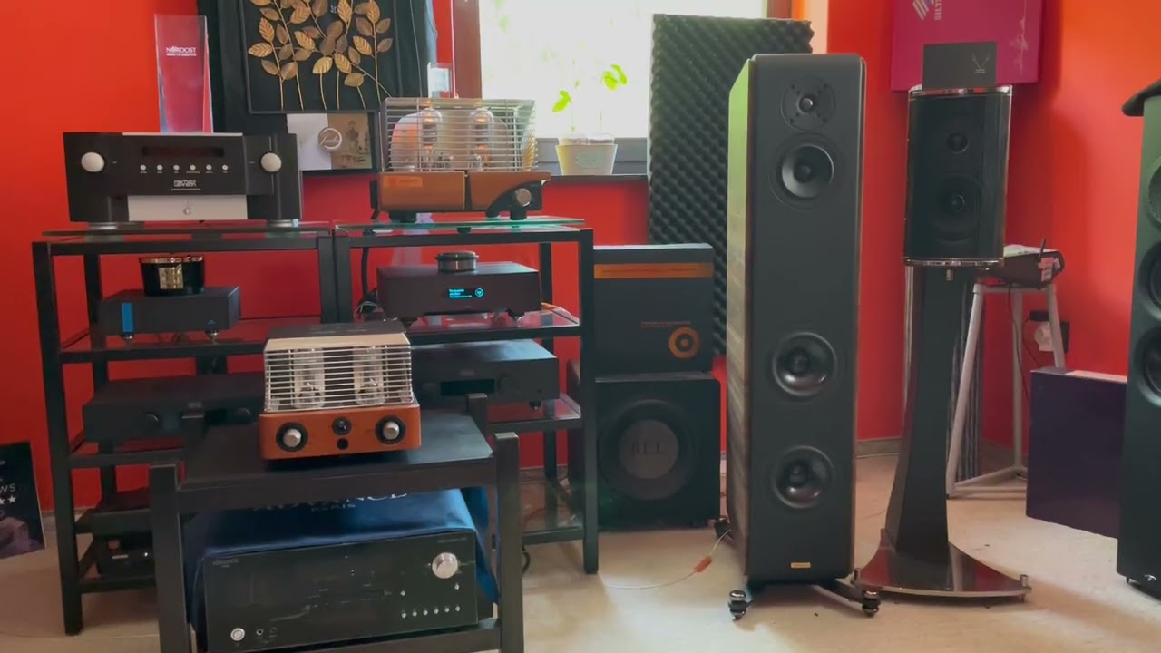 Lumin P1, Unison Research Simply 845, Opera Quinta V2. www.nlaudio.hu +36309571854.