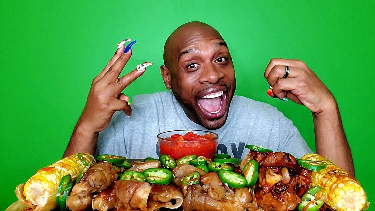 BBQ PIG SNOUT, FEET, EARS, & TAILS SOULFOOD MUKBANG 먹방 ... OFFICIAL 30K CELEBRATION MEAL ...