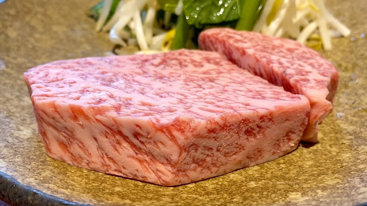 幻とも呼ばれる尾崎牛を、素材が活きる鉄板焼で愉しむ 宮崎尾崎牛 鉄板焼き - 吟 梅田ヒルトンプラザウエスト - 大阪