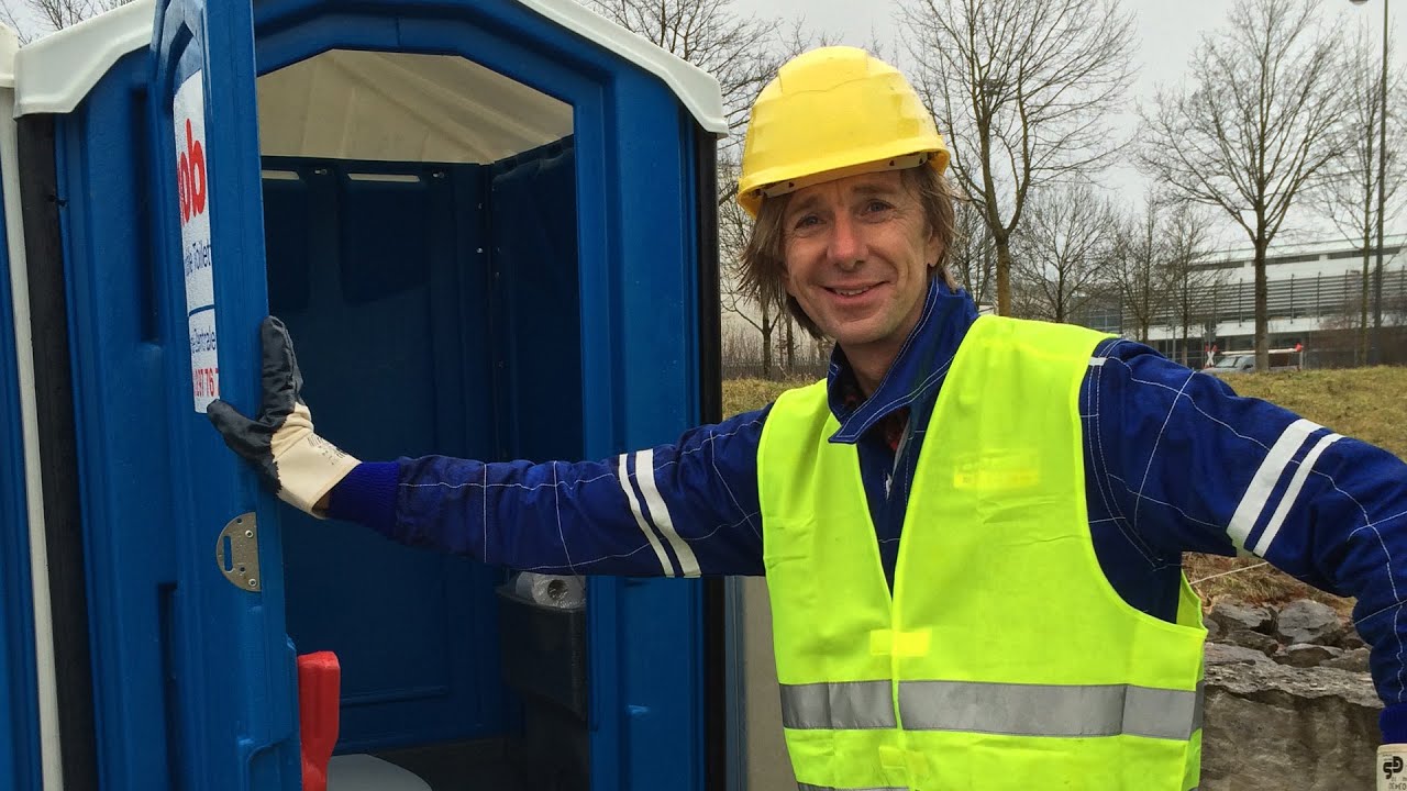 ANTENNE BAYERN-Leiki putzt 1 Tag Toiletten für 1 zusätzlichen Feiertag