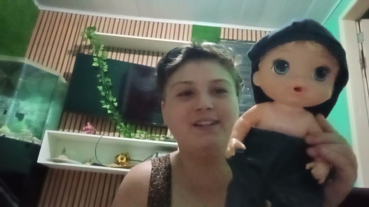 Mostrando os brinquedos da.minha irmã 