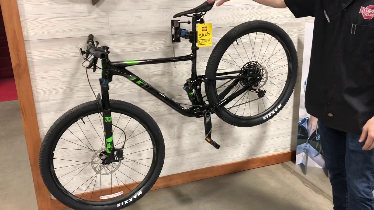 Giant Clutch Storage