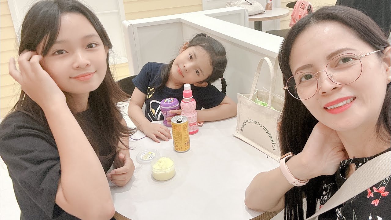 WEEKEND DATE  | World King Kids Cafe | JuhyeTv