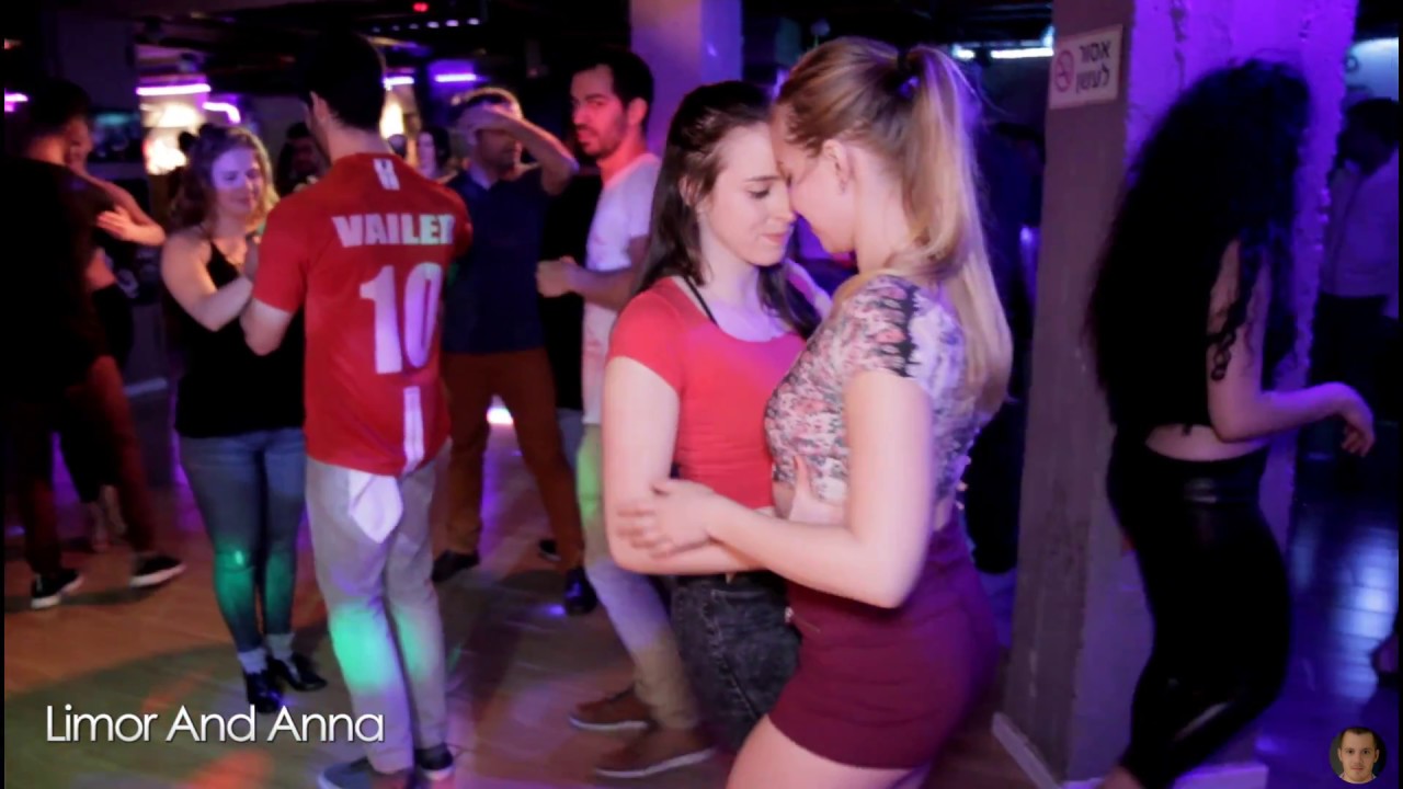 Limor And Anna Vigodianski @Social Sensual bachata dance[Two Girls!!] 