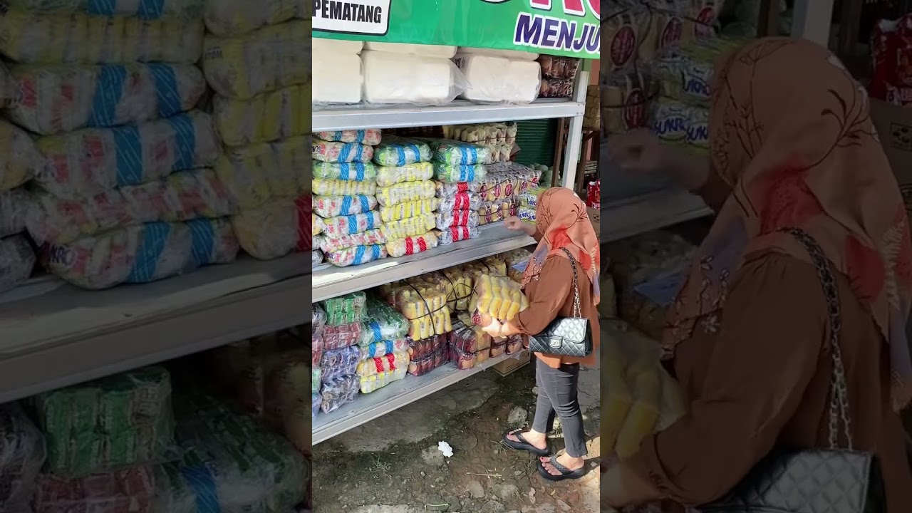 Beli buah dipasar buat acara yasinan