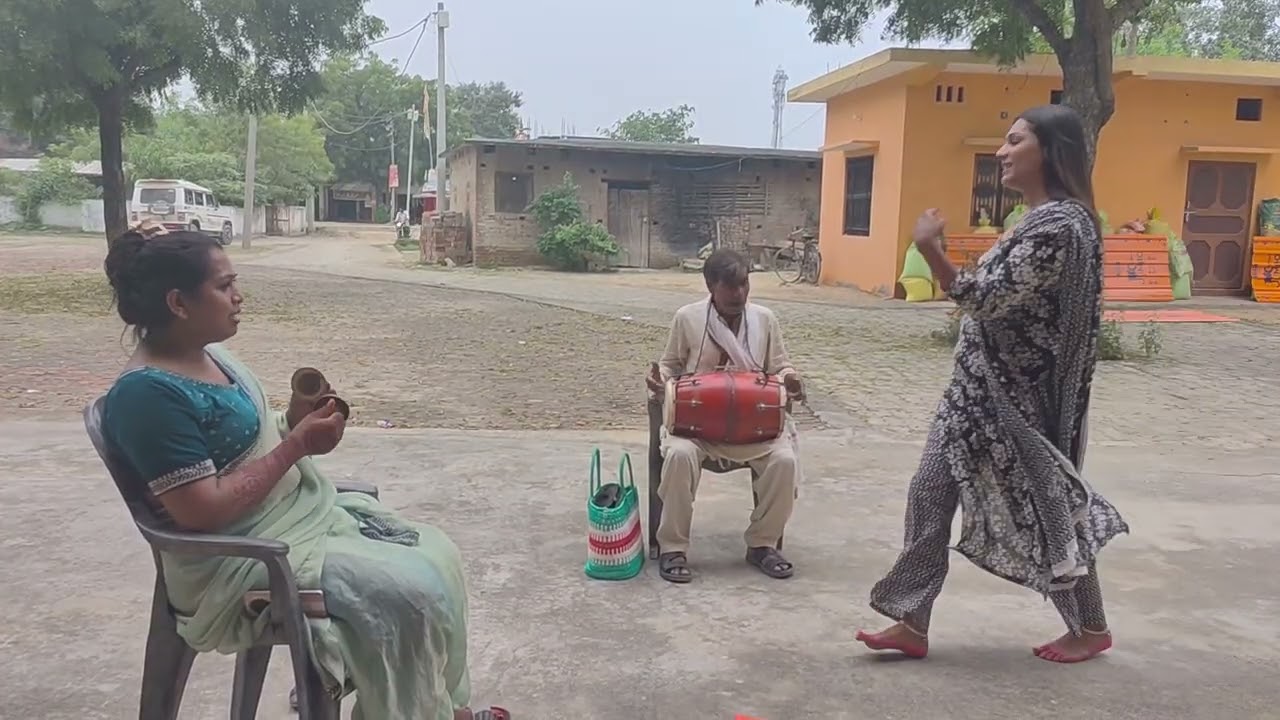 आज हमारे घर पर आई थी काजल....#villagevlog #vlog