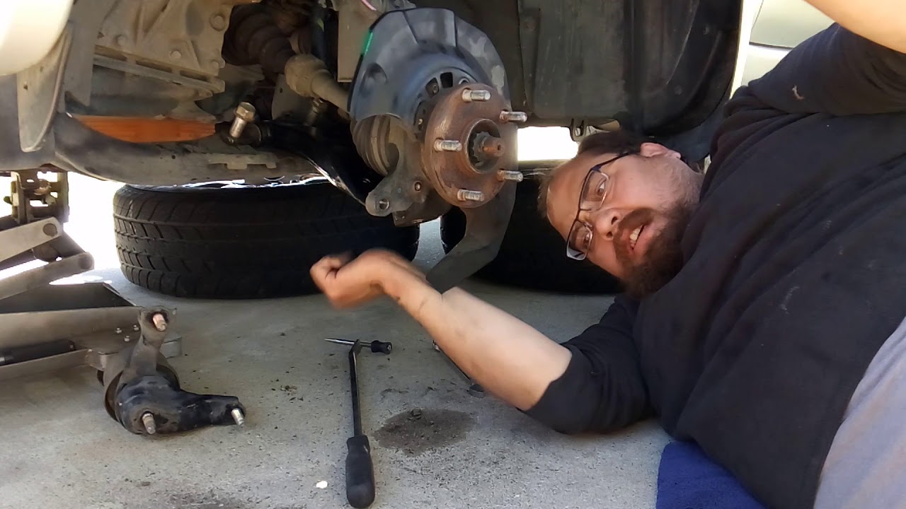 2005 Toyota Highlander Front lower control arm remove/replace part 2