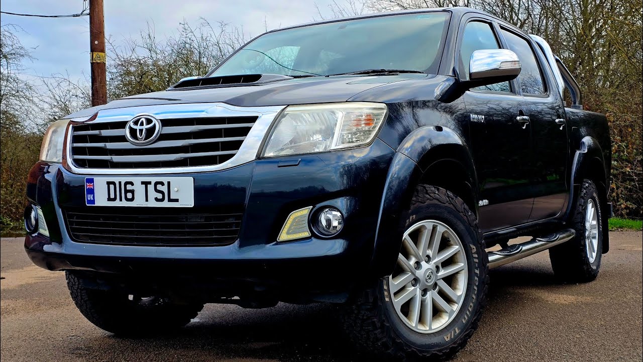 WOW! 2012 - TOYOTA HILUX INVINCIBLE | 3.0 D4D | MANUAL | 43,000 GENUINE LOW MILES!