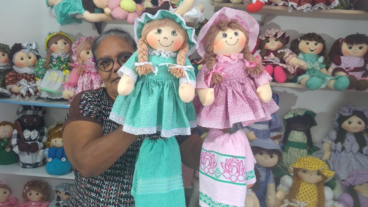 BONECA UTILITÁRIA PARA PRESENTEAR NO DIA DAS CRIANÇAS - MOLDE GRÁTIS.