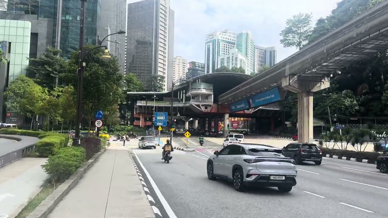 Busy Urban Street Walk – Real Life POV