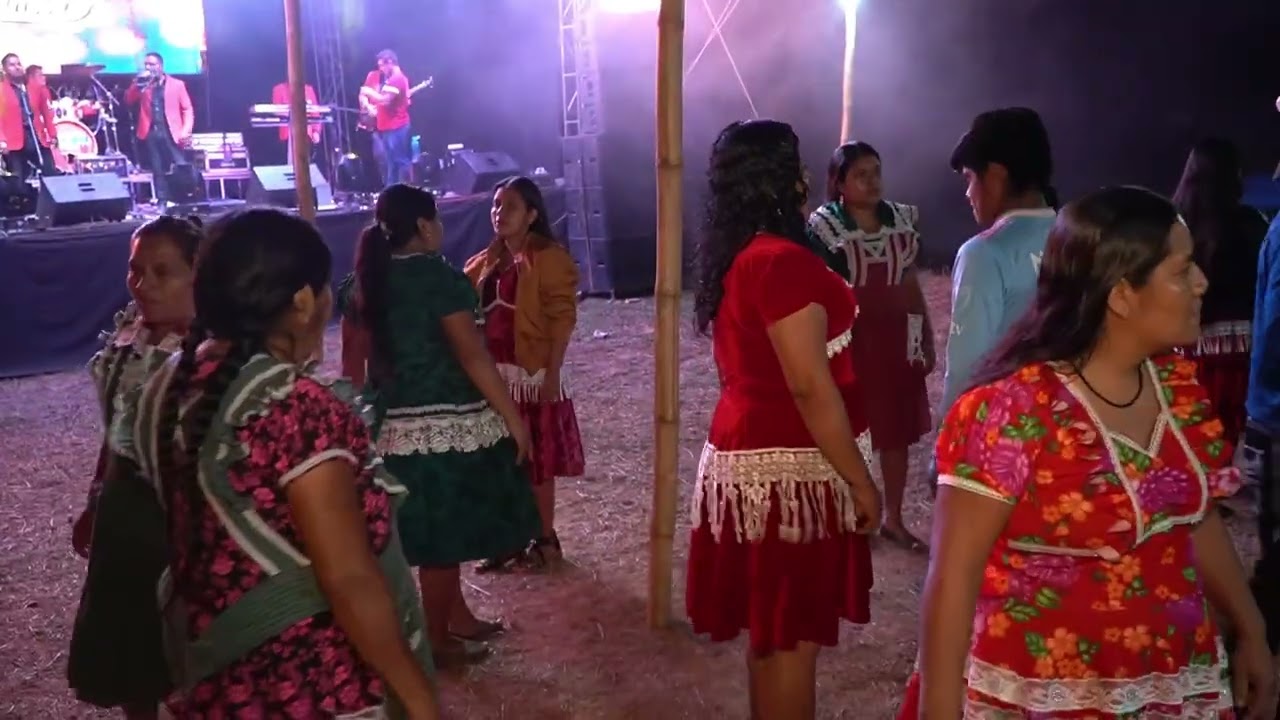 FIESTA EN RIO NUBE