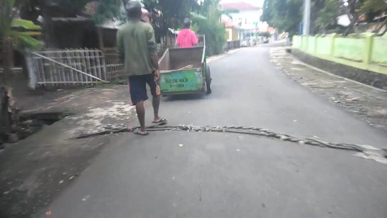 KOMPILASI DANGDUT TERBAIK - MENYESAL - PECAH SERIBU - LUKISAN CINTA - ADELLA FULL ALBUM