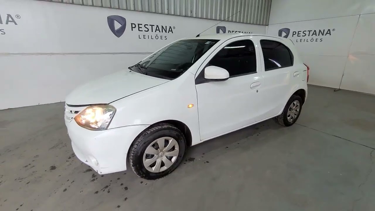 Toyota Etios HB X 2013 2014