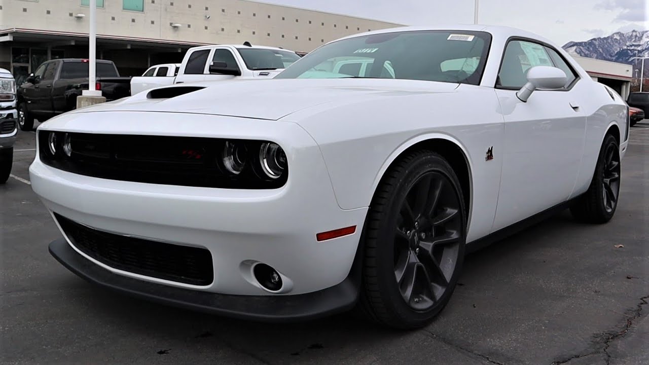 Dodge Challenger Scat Pack 2021 года: выглядит как Hellcat, но стоит на 30 000 долларов дешевле!
