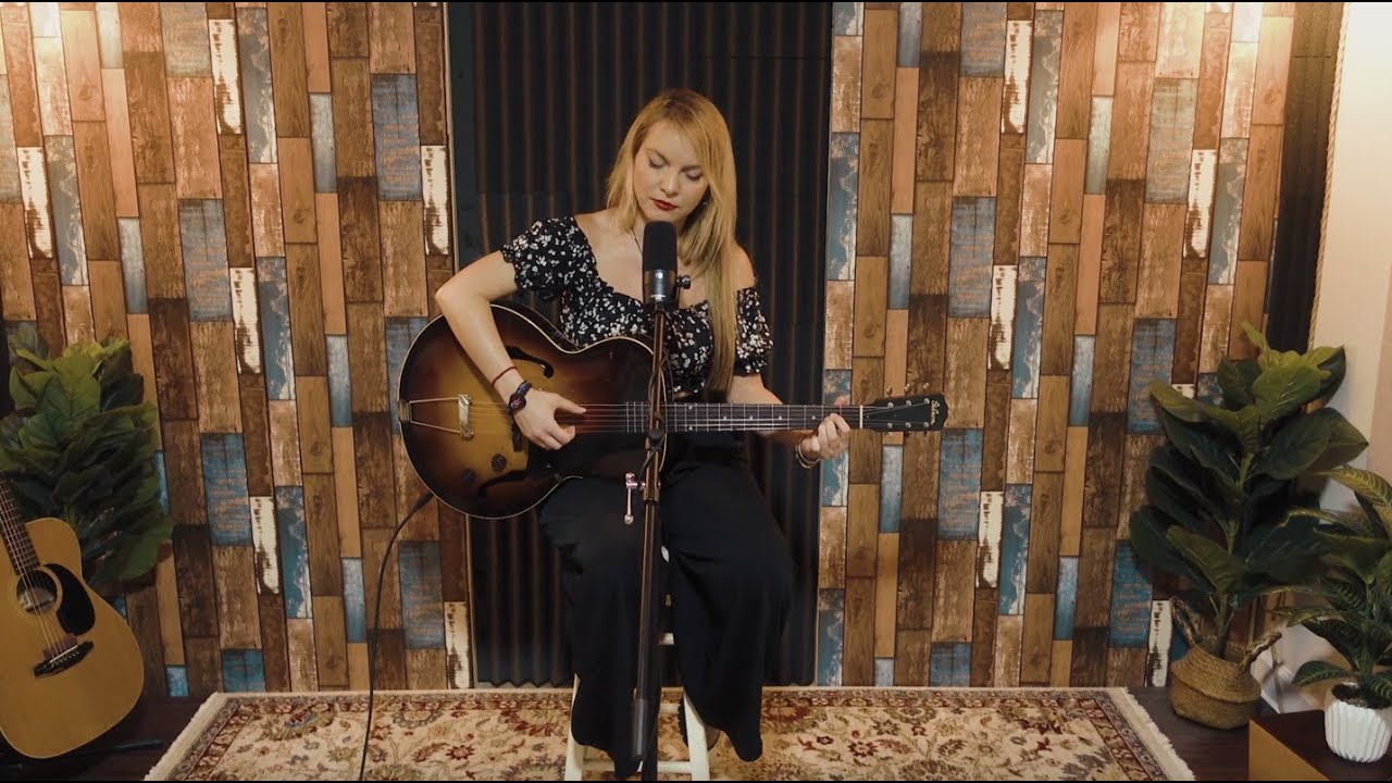 Emmanuela - Never going to die (live acoustic version)
