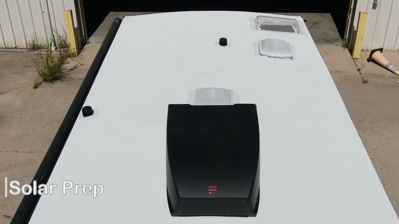 Check out the top features of the 2022 Tracer 24DBS by Prime Time Manufacturing