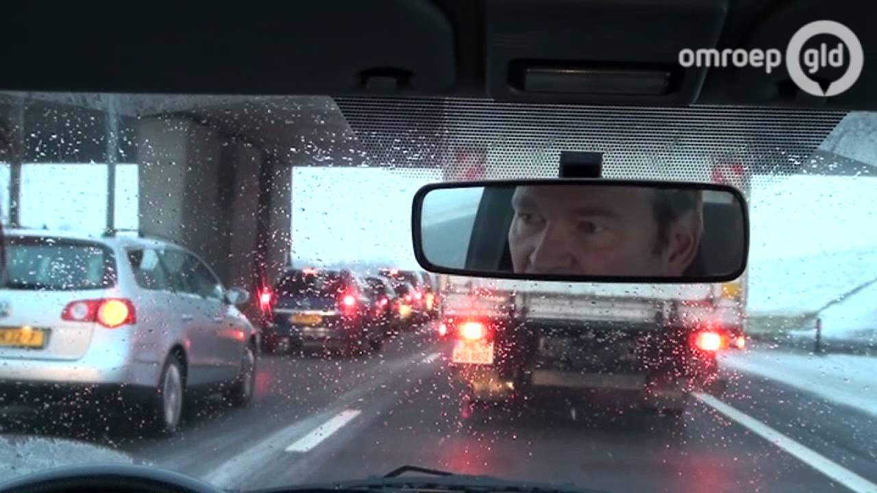 Verkeerschaos op A15 na ongeluk