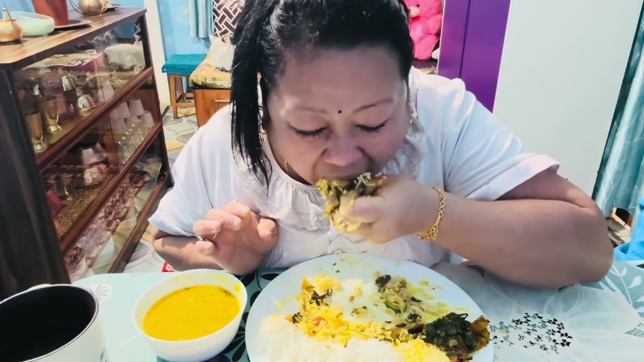 Lunch time,rice yellow dal,rayo ko saag ra iskus ko jara,gundruk sadeko🫰👌