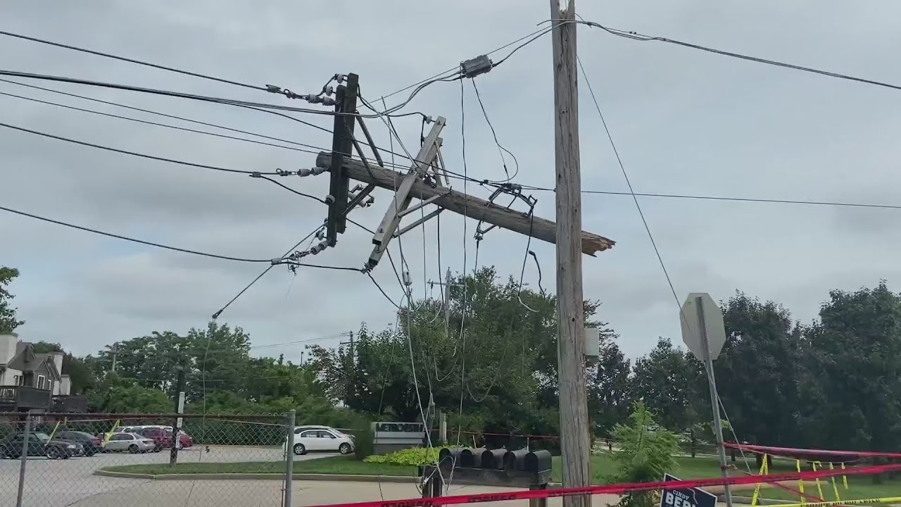 Strong storm leaves downed trees, power lines in its wake in St. Charles