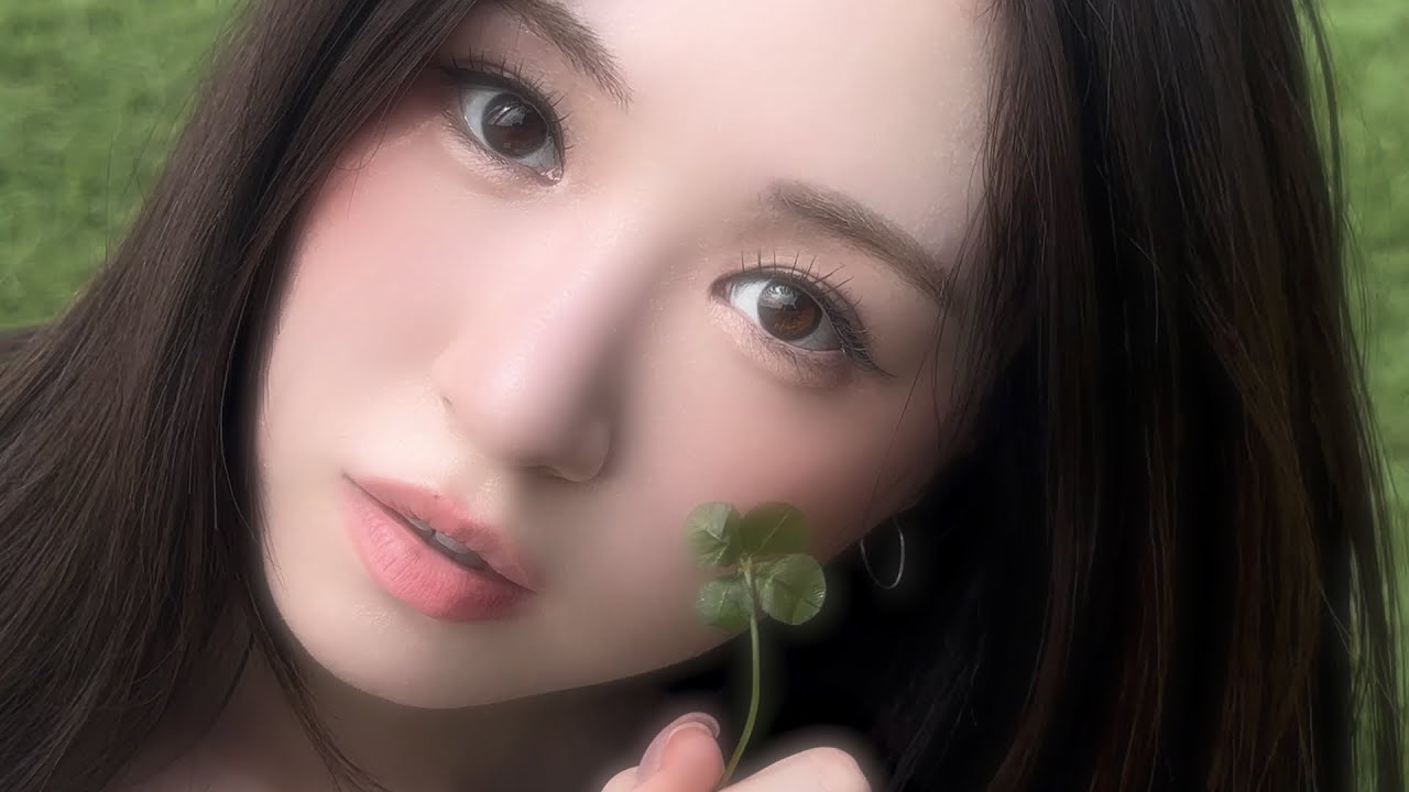 MUU (뮤) 'By your side' M/V