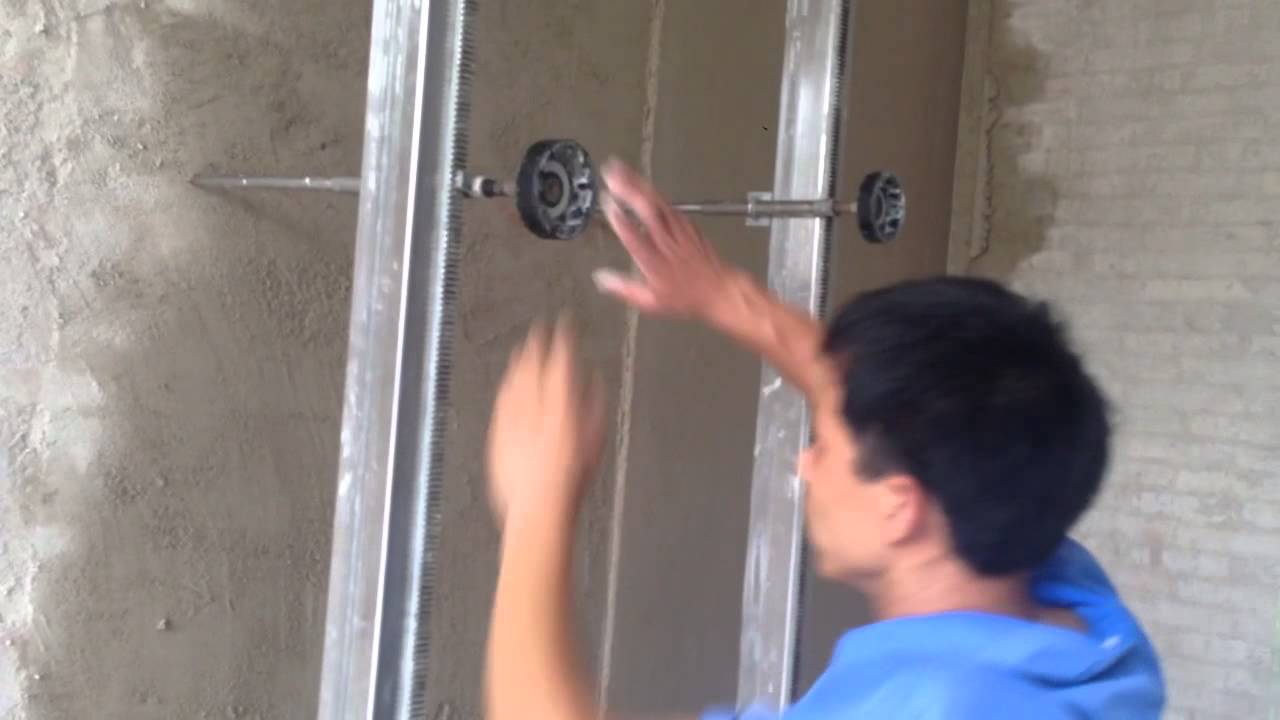 Wall plastering machine