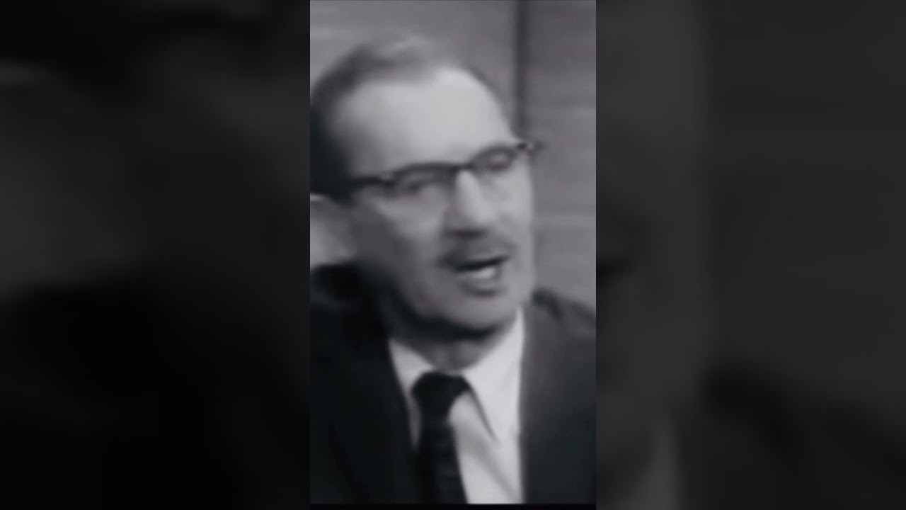 Groucho Marx Famous quote &ldquo;I don&rsquo;t want to belong to any club that will accept me as a member.&rdquo;