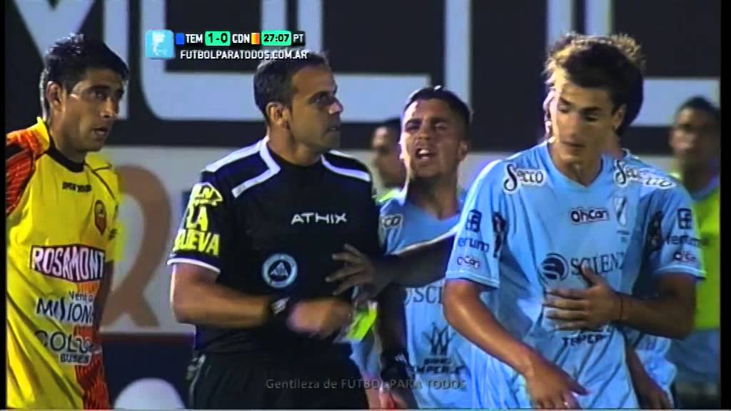 Lo dejó con uno menos.Temperley 1 Crucero 0.Fecha 18. Torneo Primera B Nacional.FPT