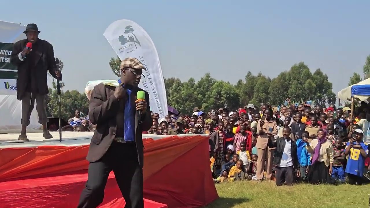Dr.NSABI&BIGIYOBIJYA basusurutsa abaturage ba NKUNGU ni gahunda yo kubungabunga  NYUNGWE❤️❤️🔥🔥🔥🔥