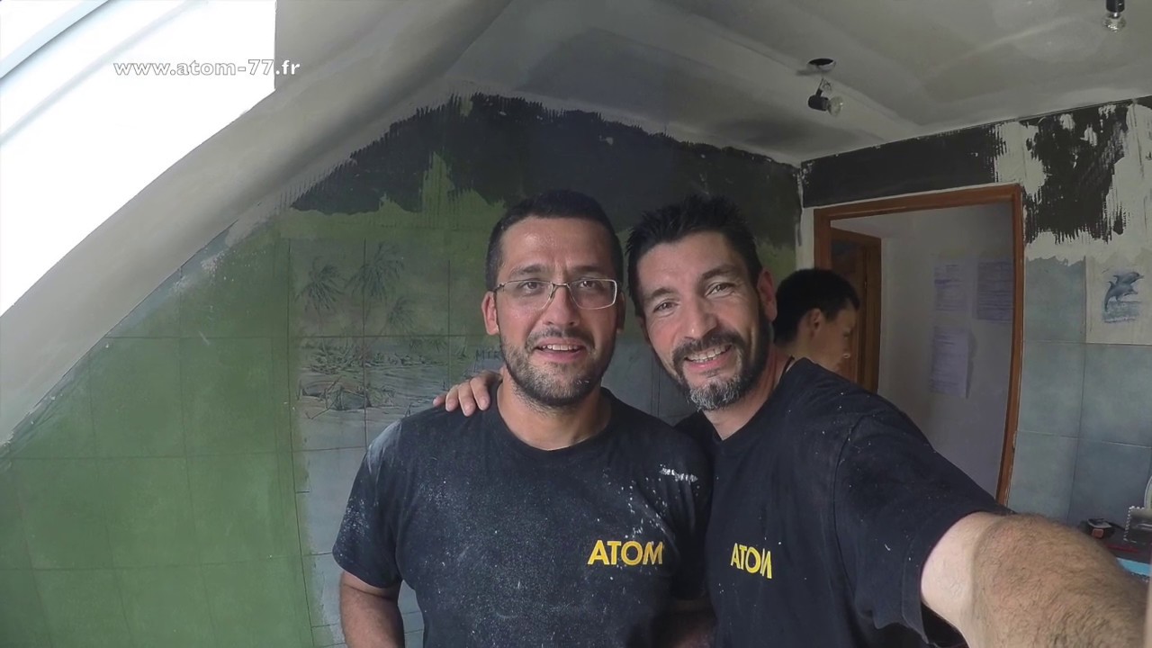 Rénovation d'une salle de bain en sous pente réalisée par la société ATOM (Juillet 2019)