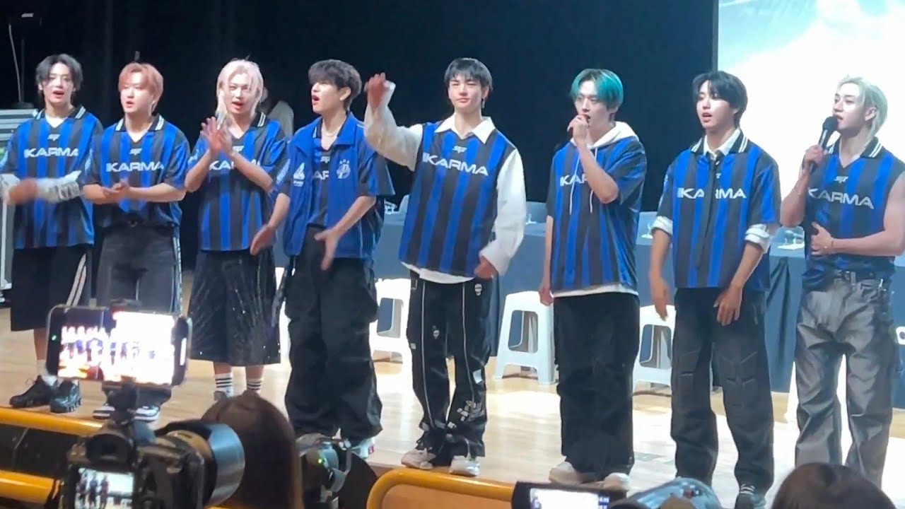 StrayKids At Soundwave Offline Fansign Event today