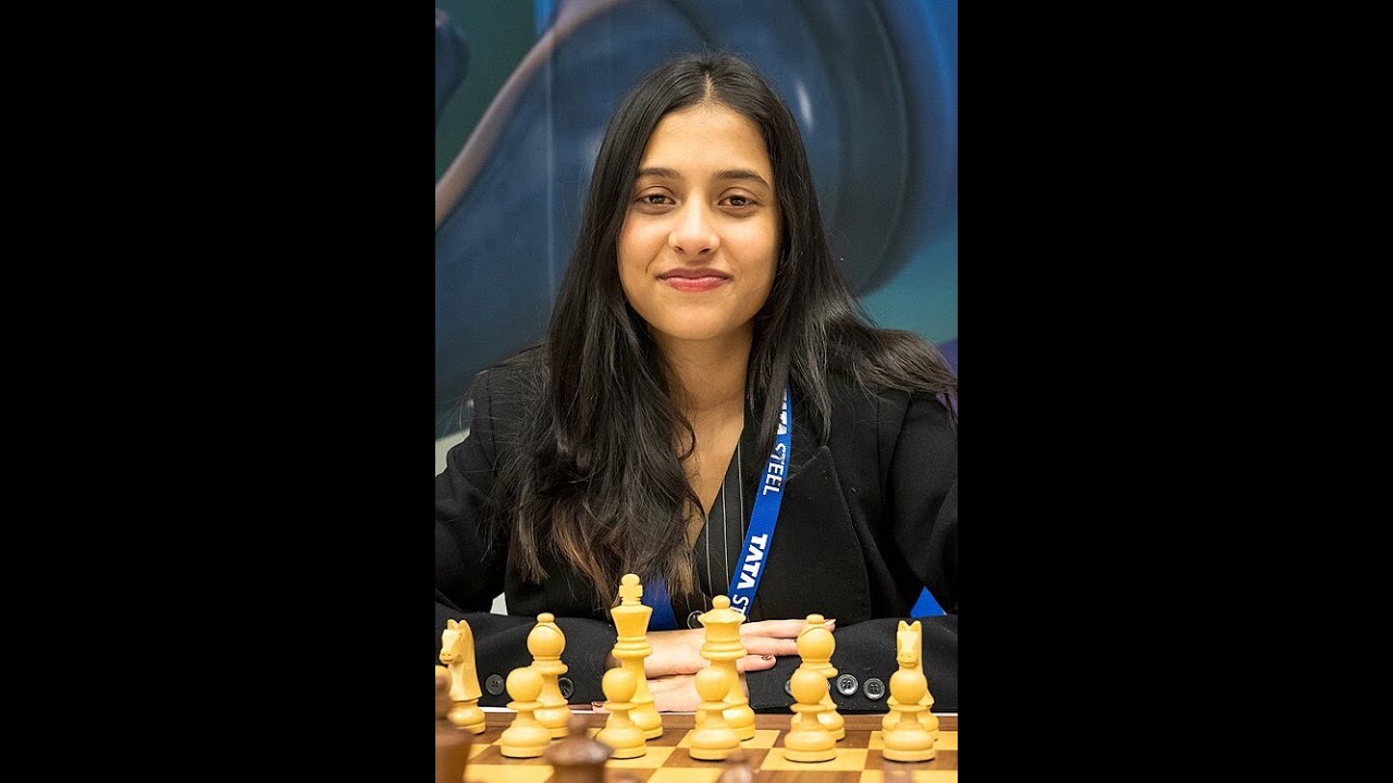 Chess Queen Divya Deshmukh All Smiles 😍😎