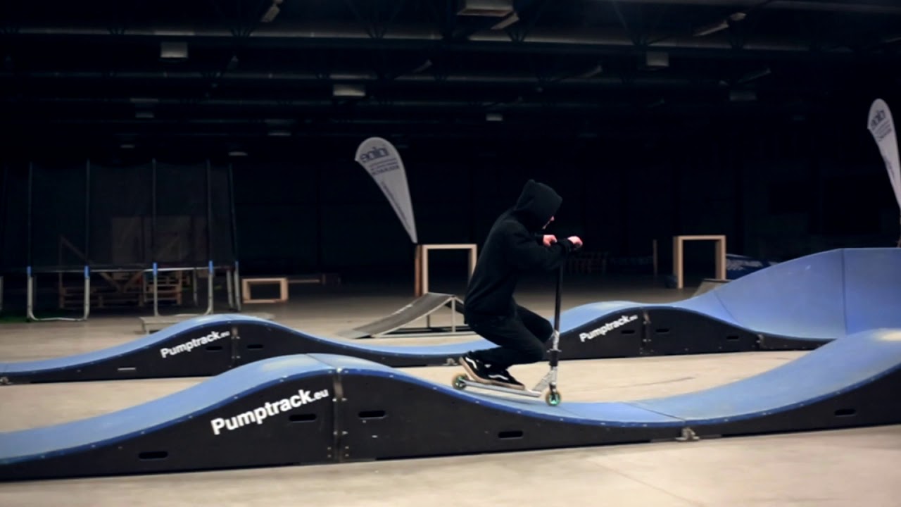How to ride a pumptrack on a scooter - Pumptrack.eu
