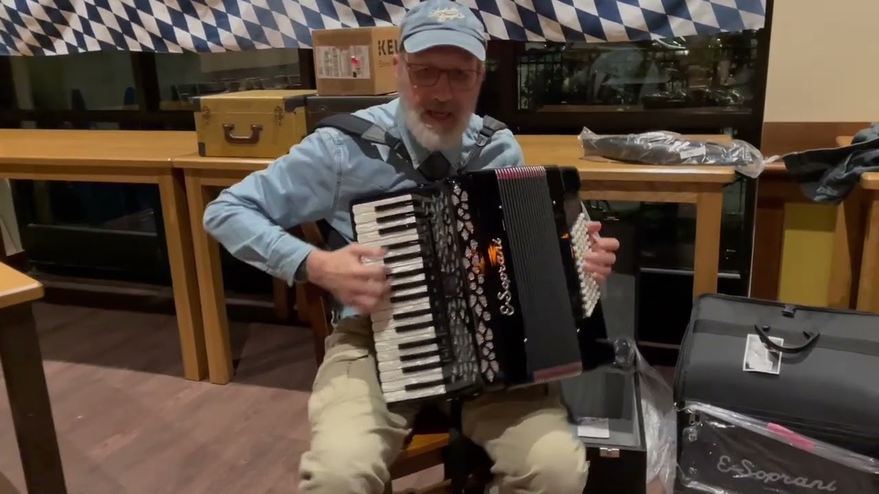 Jeff Taylor checks out a new E. Soprani - Nashville Accordion Society