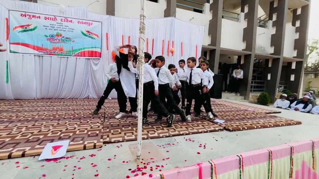 Motivation theam Teacher STD : 2    Anjuman primary school. #lifeisbutadream #school#kids#26january 