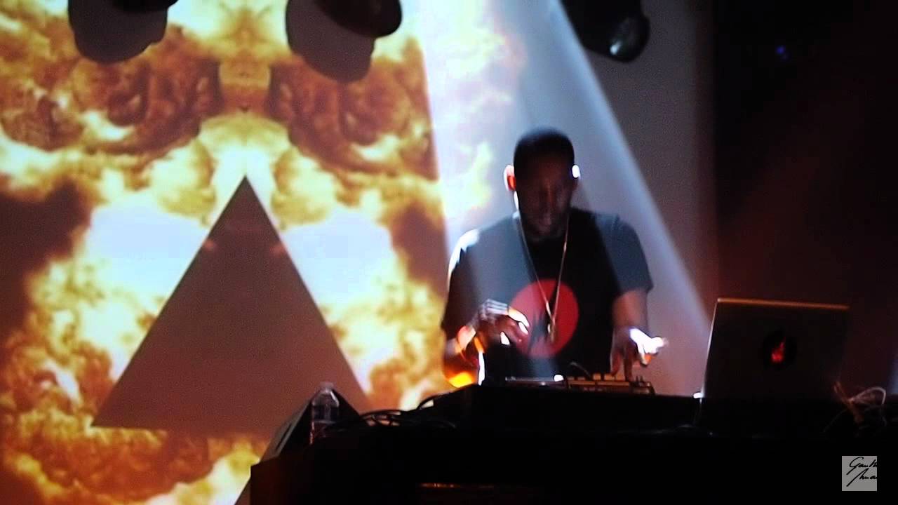 FLYING LOTUS, DORIAN CONCEPT & RICHARD SPAVEN @ La Machine du Moulin Rouge | 14/07/11