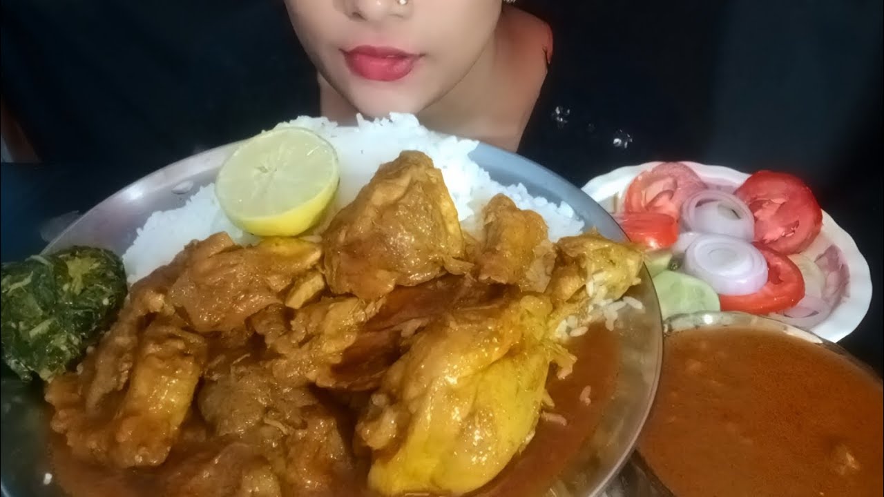 Asmr eating spicy chicken curry, sak vorta, salad with extra gavy.