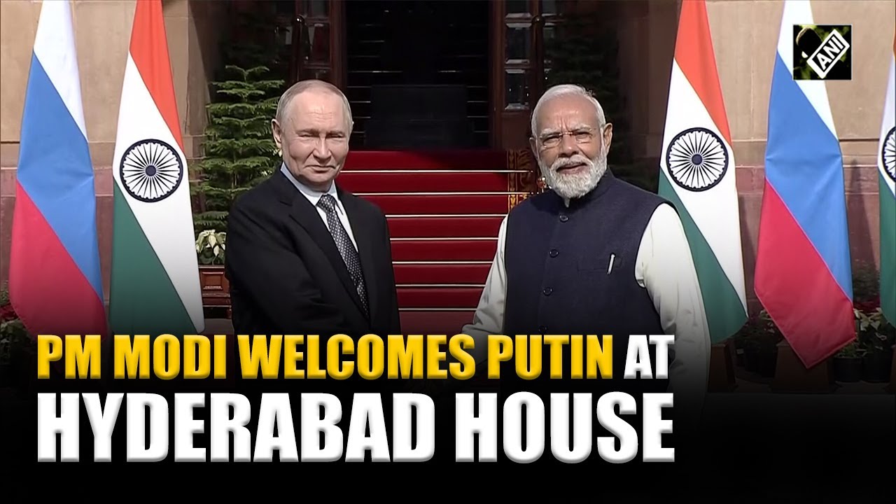 Prime Minister Modi receives Russian President Vladimir Putin at Hyderabad House