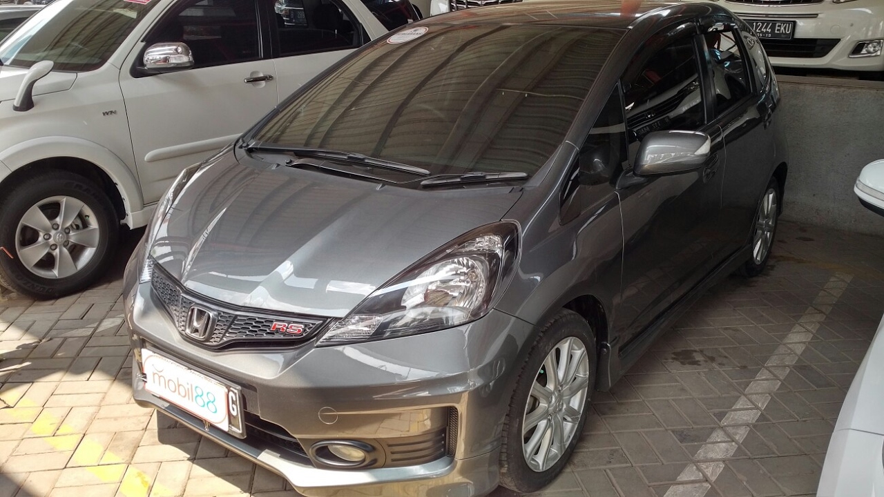 In Depth Tour Honda Jazz GE RS 2nd Facelift 2013 - Indonesia