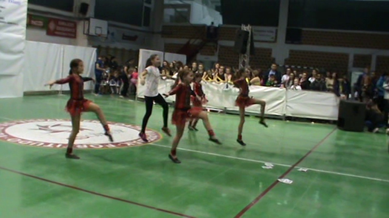 DANCING DOLLS 2