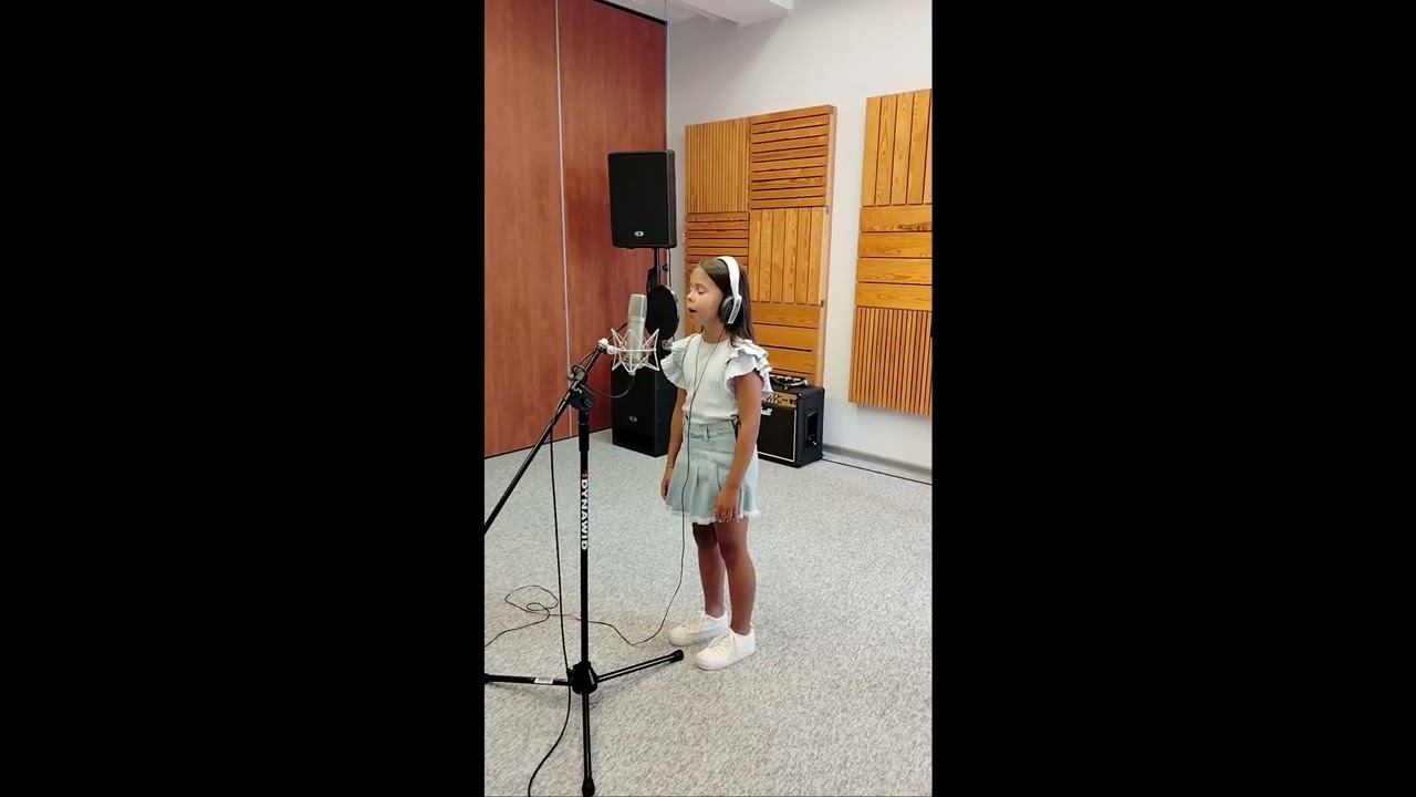 Laleczka z Saskiej Porcelany(COVER) -Julia Lańska