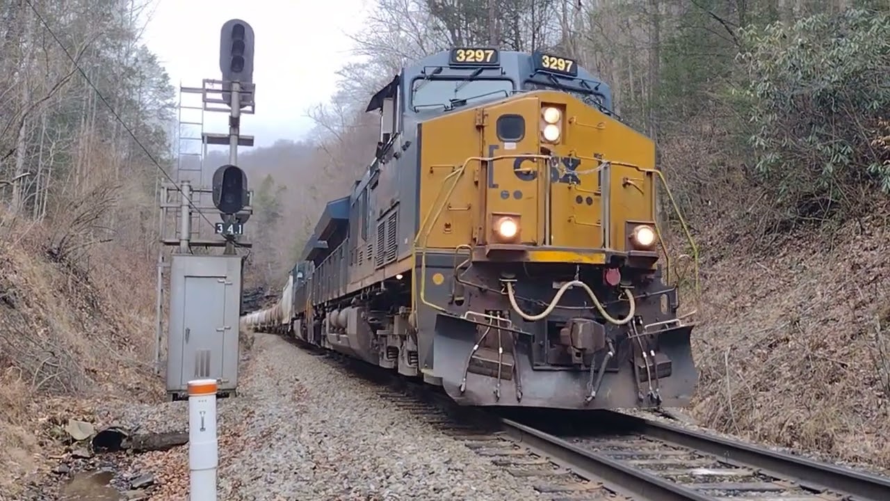 CSX action at Dante, St Paul and Hardwoods Virginia on the Clinchfield January 1 2026