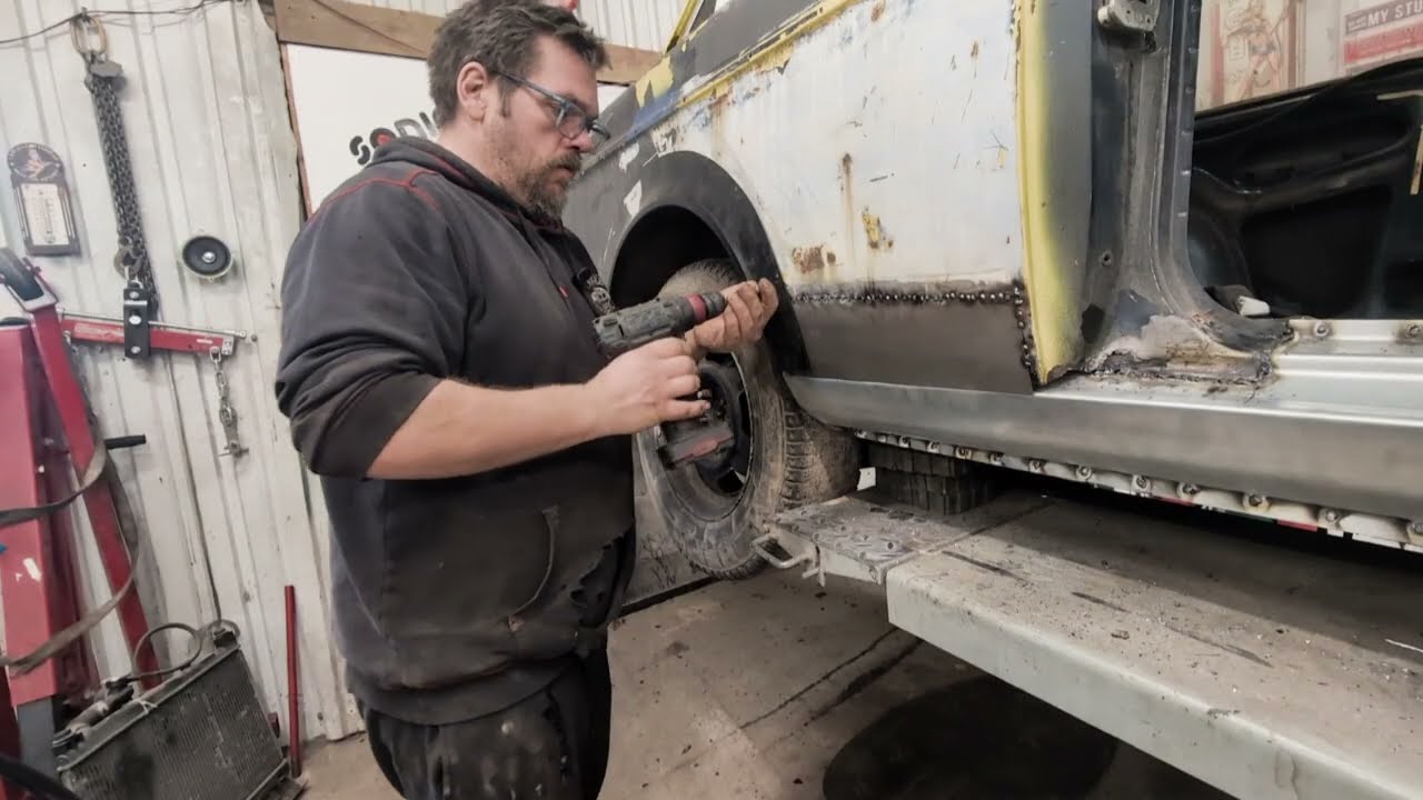 Volvo 142 Tröskel och Skärmkant. 