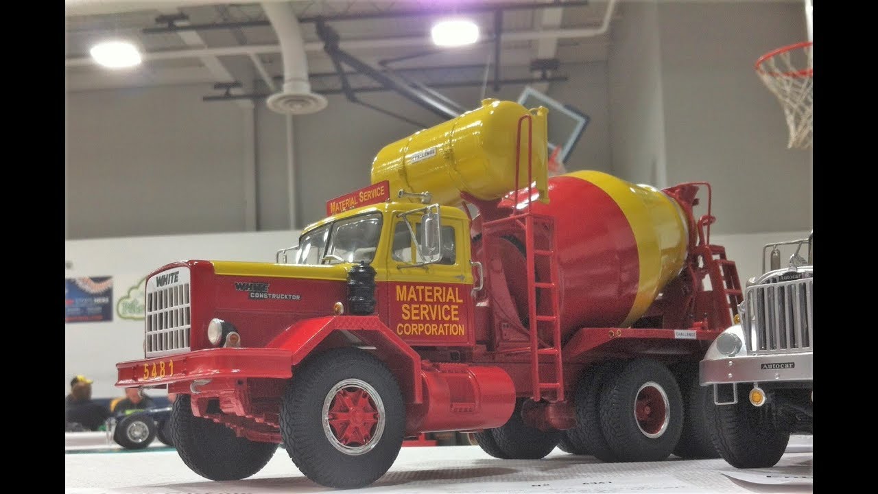 Trucks at the 2019 NNL East 33