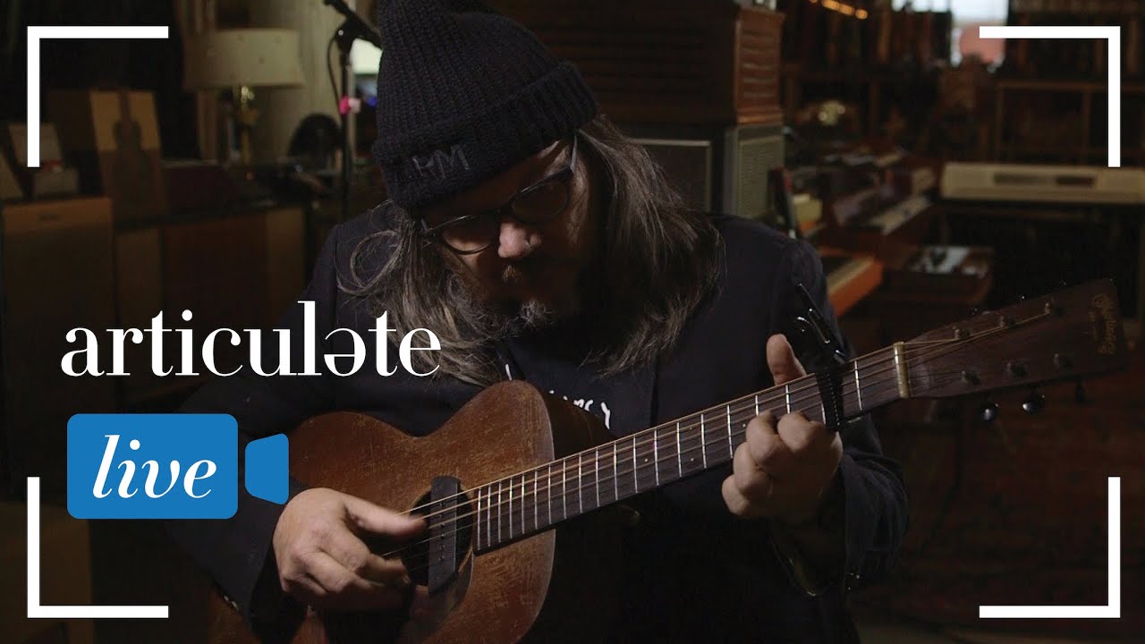 Jeff Tweedy Performs "Bombs Above"